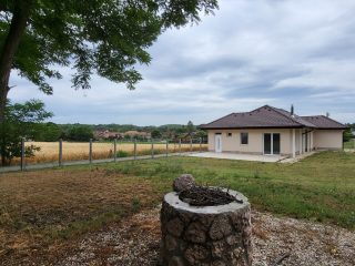 Eladó 147 m²-escsaládi ház Gyúró, Gyúró: 169'900'000 Ft