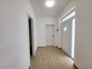 Eladó 147 m²-escsaládi ház Gyúró, Gyúró: 169'900'000 Ft