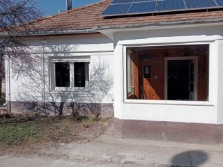 Eladó 79 m²-escsaládi ház Halásztelek, Dózsa György út közeli utca: 69'000'000 Ft