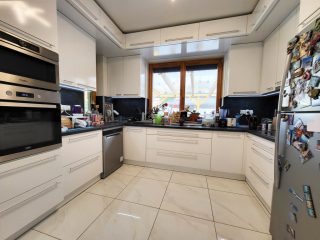 Eladó 230 m²-escsaládi ház Halásztelek, Halásztelek: 164'900'000 Ft