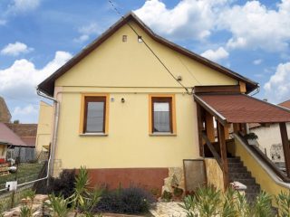 Eladó 151 m²-escsaládi ház Hatvan, Belváros utca: 125'000'000 Ft