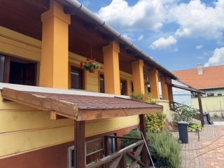 Eladó 151 m²-escsaládi ház Hatvan, Belváros utca: 125'000'000 Ft