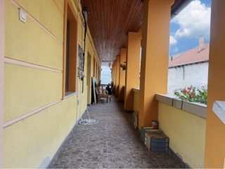 Eladó 151 m²-escsaládi ház Hatvan, Belváros utca: 125'000'000 Ft