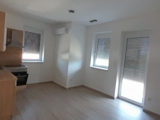 Kiadó 30 m²-estársasházi lakás Hatvan, Csaba utca: 140'000 Ft