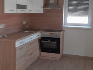 Kiadó 30 m²-estársasházi lakás Hatvan, Csaba utca: 140'000 Ft