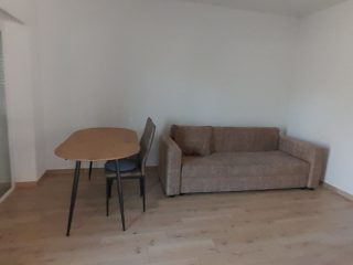 Kiadó 30 m²-estársasházi lakás Hatvan, Csaba utca: 160'000 Ft