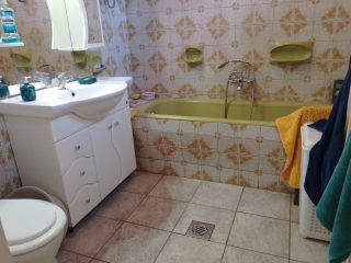 Eladó 108 m²-escsaládi ház Heves, Fő út mellet: 38'900'000 Ft