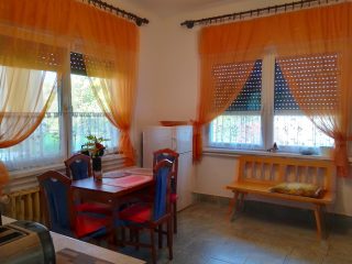 Eladó 108 m²-escsaládi ház Heves, Fő út mellet: 38'900'000 Ft