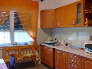 Eladó 108 m²-escsaládi ház Heves, Fő út mellet: 38'900'000 Ft