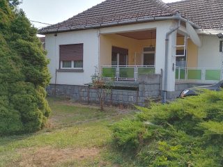 Eladó 108 m²-escsaládi ház Heves, Fő út mellet: 38'900'000 Ft
