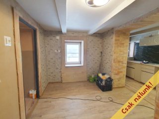 Eladó 48 m²-escsaládi ház Isaszeg, Penny Market közeli utca: 45'900'000 Ft