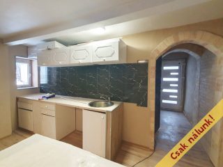 Eladó 48 m²-escsaládi ház Isaszeg, Penny Market közeli utca: 45'900'000 Ft