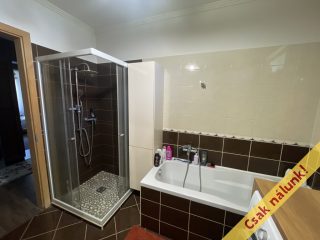 Eladó 92 m²-escsaládi ház Isztimér, Író nevek utca: 78'000'000 Ft
