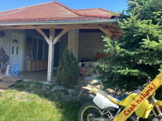 Eladó 92 m²-escsaládi ház Isztimér, Író nevek utca: 78'000'000 Ft