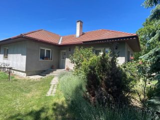 Eladó 92 m²-escsaládi ház Isztimér, Író nevek utca: 78'000'000 Ft