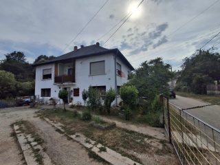 Eladó 150 m²-escsaládi ház Járdánháza, Kossuth Lajos utca: 12'500'000 Ft