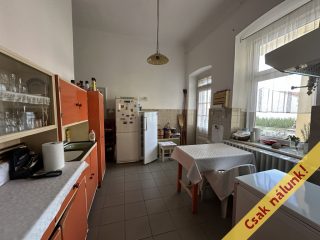 Eladó 120 m²-escsaládi ház Jászberény, Belvárosban: 47'800'000 Ft