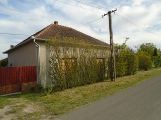 Eladó 87 m²-escsaládi ház Jászkarajenő, Széchenyi utca: 21'000'000 Ft