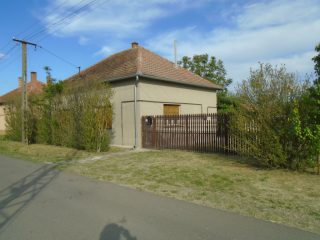 Eladó 87 m²-escsaládi ház Jászkarajenő, Széchenyi utca: 21'000'000 Ft
