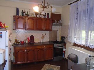 Eladó 100 m²-escsaládi ház Jászkarajenő, Táncsics Mihály utca: 24'900'000 Ft