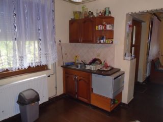 Eladó 100 m²-escsaládi ház Jászkarajenő, Táncsics Mihály utca: 24'900'000 Ft