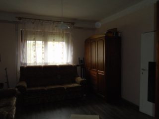 Eladó 100 m²-escsaládi ház Jászkarajenő, Táncsics Mihály utca: 24'900'000 Ft