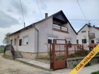 Eladó 100 m²-escsaládi ház Kajászó, Rákóczi utca: 102'500'000 Ft