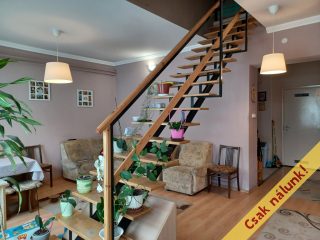 Eladó 100 m²-escsaládi ház Kajászó, Rákóczi utca: 102'500'000 Ft