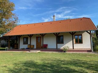 Eladó 11000 m²-esmezőgazdasági ingatlan Kakucs, Világos Tanya,  Kakucstól 1,5 km: 65'000'000 Ft