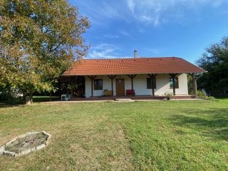 Eladó 11000 m²-esmezőgazdasági ingatlan Kakucs, Világos Tanya,  Kakucstól 1,5 km: 65'000'000 Ft