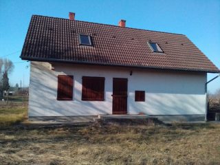 Eladó 115 m²-escsaládi ház Karád, Déli részén: 37'900'000 Ft