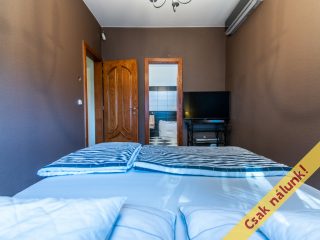 Eladó 226 m²-escsaládi ház Kartal, Orgona utca: 191'000'000 Ft