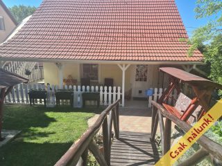 Eladó 131 m²-escsaládi ház Kerepes, Hold utca: 119'900'000 Ft