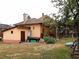Eladó 71 m²-escsaládi ház Kerepes, Városközponthoz közeli utca: 79'900'000 Ft