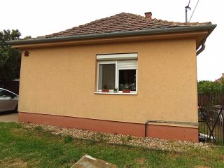 Eladó 71 m²-escsaládi ház Kerepes, Városközponthoz közeli utca: 79'900'000 Ft