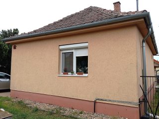 Eladó 71 m²-escsaládi ház Kerepes, Városközponthoz közeli utca: 79'900'000 Ft
