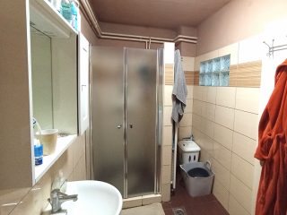 Eladó 71 m²-escsaládi ház Kerepes, Városközponthoz közeli utca: 79'900'000 Ft