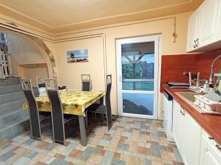 Eladó 71 m²-escsaládi ház Kerepes, Városközponthoz közeli utca: 79'900'000 Ft