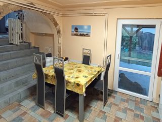 Eladó 71 m²-escsaládi ház Kerepes, Városközponthoz közeli utca: 79'900'000 Ft