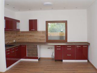 Eladó 72 m²-escsaládi ház Kiskunlacháza, Duna-part közeli utca: 105'000'000 Ft