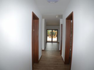 Eladó 72 m²-escsaládi ház Kiskunlacháza, Duna-part közeli utca: 105'000'000 Ft