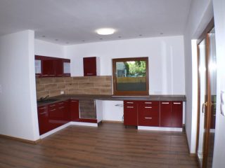 Eladó 72 m²-escsaládi ház Kiskunlacháza, Duna-part közeli utca: 95'900'000 Ft