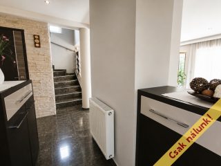 Eladó 220 m²-escsaládi ház Kistarcsa, Fenyvesliget: 150'000'000 Ft