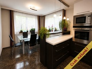 Eladó 220 m²-escsaládi ház Kistarcsa, Fenyvesliget: 150'000'000 Ft