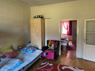 Eladó 53 m²-estársasházi lakás Komló, Kossuth Lajos utca: 9'800'000 Ft