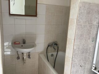 Eladó 34 m²-estársasházi lakás Komló, Tompa Mihály utca: 9'990'000 Ft