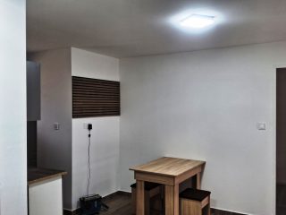 Eladó 42 m²-escsaládi ház Kőröshegy, Csendes utca: 39'500'000 Ft
