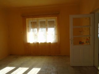 Eladó 76 m²-escsaládi ház Kőröstetétlen, Törteli út: 19'900'000 Ft