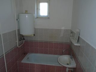 Eladó 76 m²-escsaládi ház Kőröstetétlen, Törteli út: 19'900'000 Ft