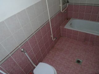 Eladó 76 m²-escsaládi ház Kőröstetétlen, Törteli út: 19'900'000 Ft